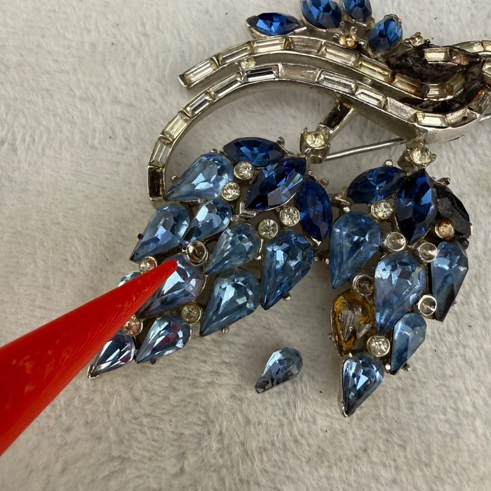 Vintage Trifari Rhinestone Brooch Silver Tone Blue Sparkle READ